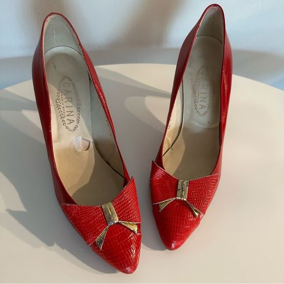 Vintage Red Pumps With Bows, Made In Spain, Embossed Leather, Gold Elements - Picture 4 of 16